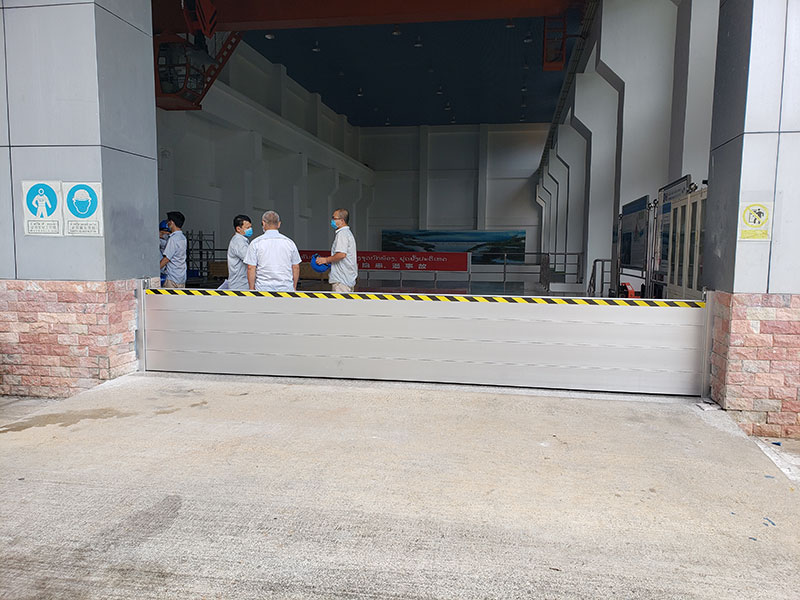 NF-35 Series Demountable Flood Barrier 1 NF 35 Series Demountable Flood Barrier NEWFLAG 05