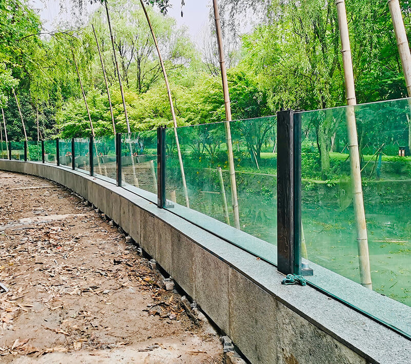 NF 35G Glass Wall Flood Barrier 0603