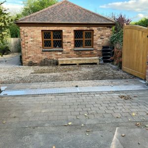 Hydrodynamic Auto Flip-Up Flood Barrier