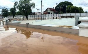 How to Select Flood Barrier Materials for Maximum Safety 2 High-Strength Flood Barrier