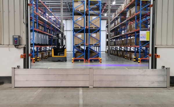 How to Quickly Request an Accurate Flood Barrier Quotation 1 Flood barriers installed in a warehouse to protect goods and equipment from floodwater damage
